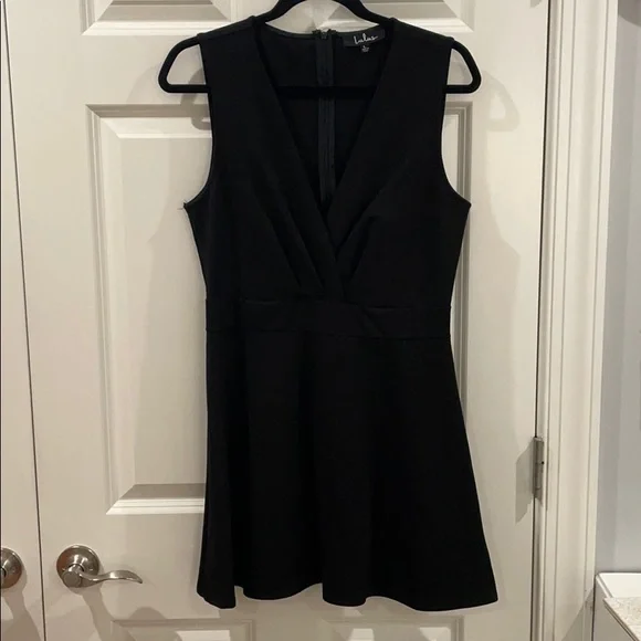 NWOT Lulu's The Simple Things Black Sleeveless Skater Dress Size Large - Picture 1 of 3